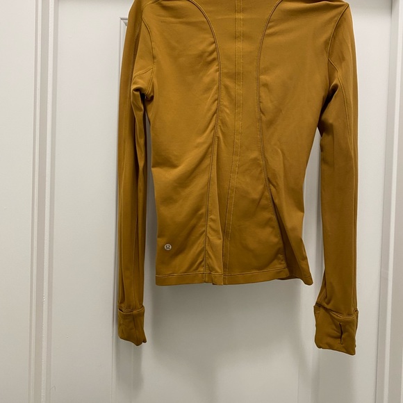 Lululemon Run briskly half zip top - Picture 6 of 6